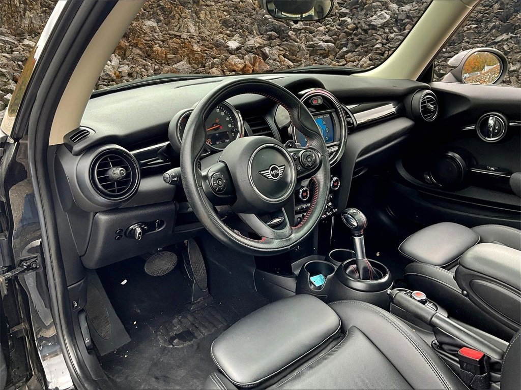 Used 2019 MINI Cooper S image 9