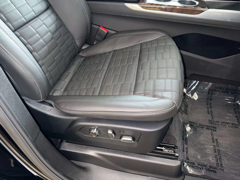 Used 2026 Cadillac Escalade Platinum Sport w/ LPO, ONYX Package AWD/4WD image 15