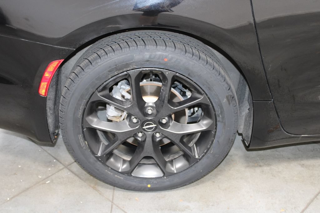 Used 2025 Chrysler Pacifica Limited FWD image 64