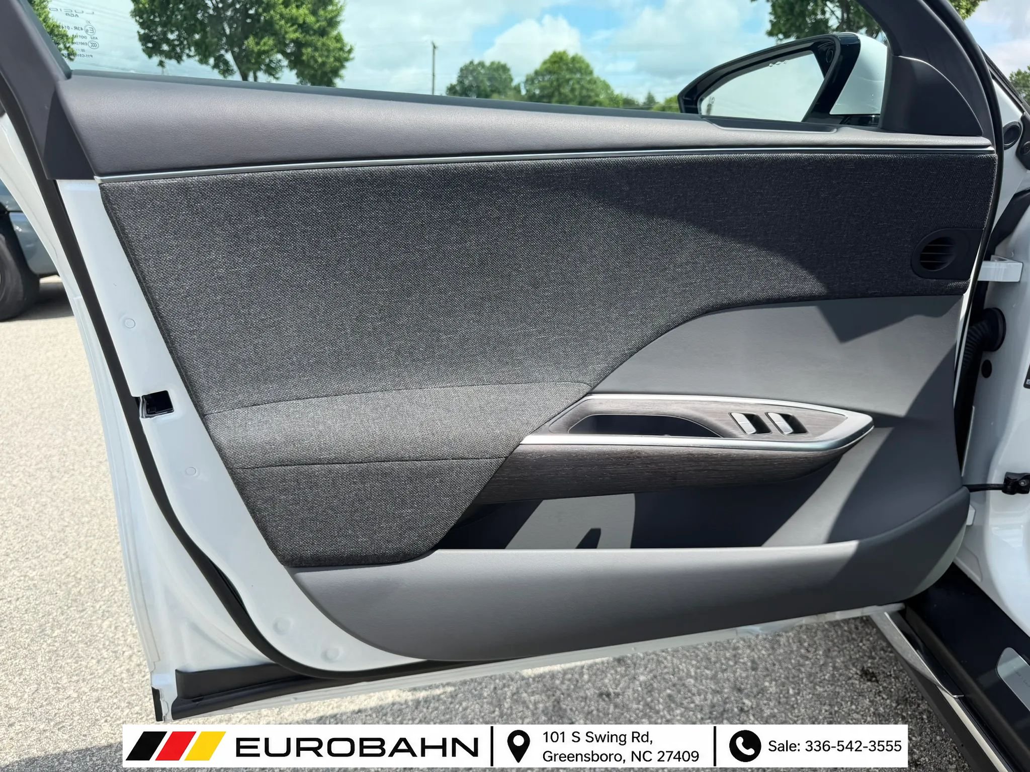 Used 2024 Lucid Air Touring AWD/4WD image 8