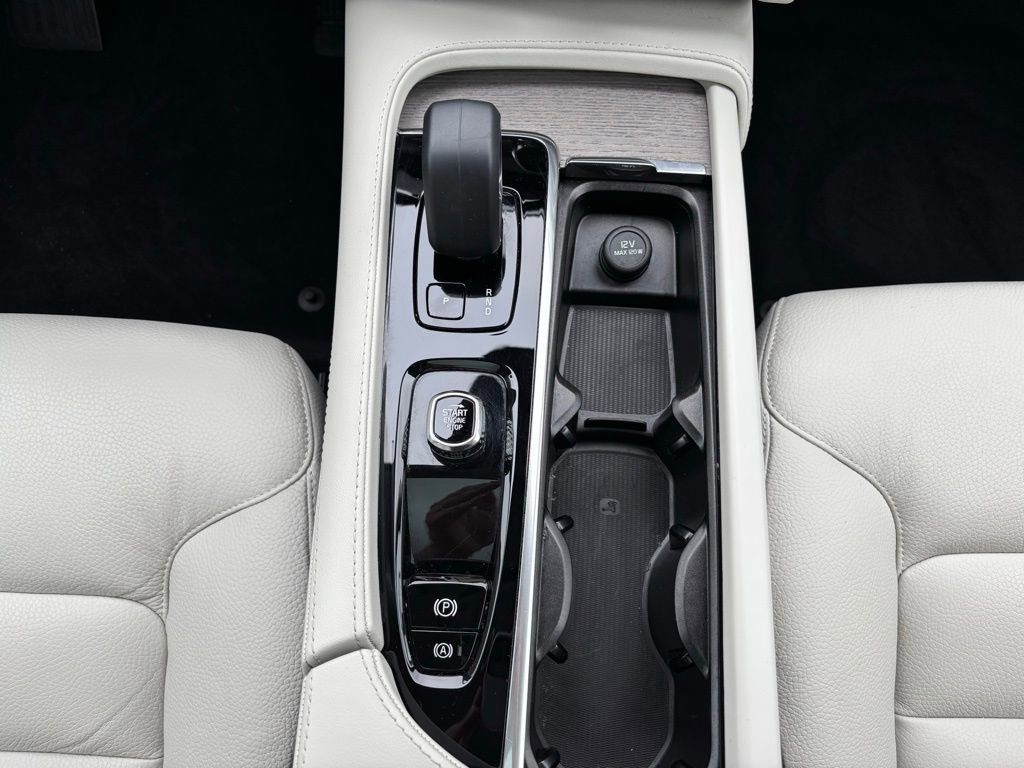 Used 2025 Volvo XC90 T8 Plus w/ Protection Package Premier image 29