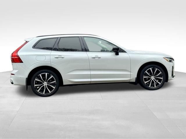 Certified 2023 Volvo XC60 B5 Plus w/ Climate Package image 9