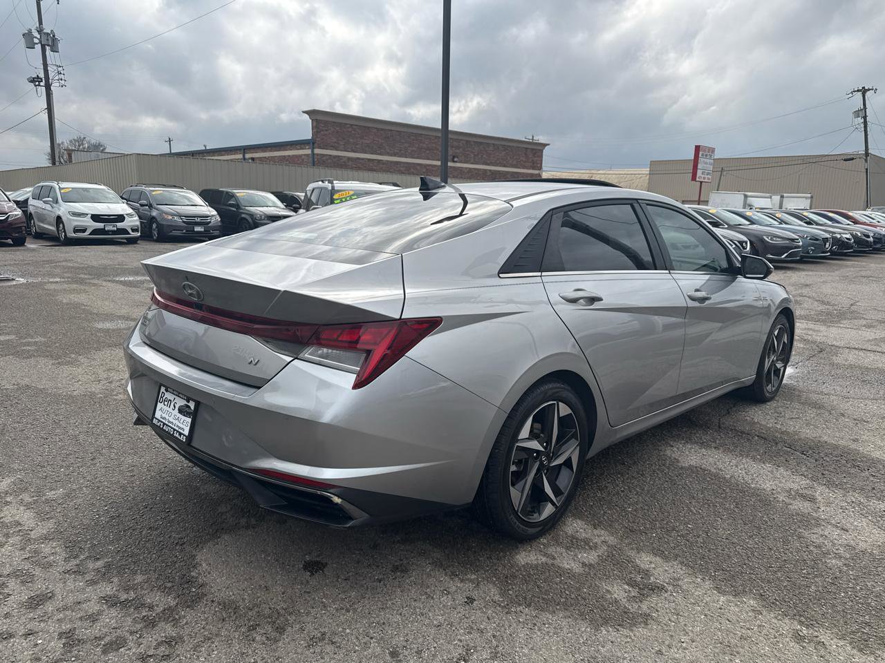 Used 2021 Hyundai Elantra Limited image 6