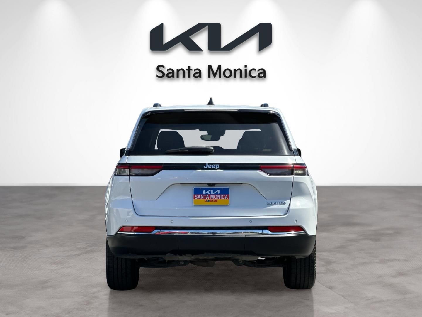 Used 2022 Jeep Grand Cherokee Limited image 5