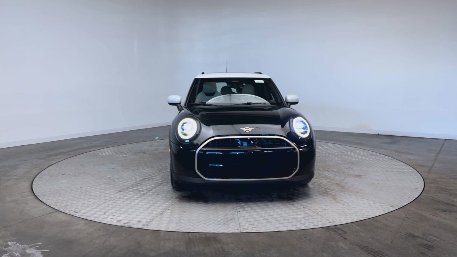 New 2026 MINI Cooper 4-Door Hardtop FWD image 3