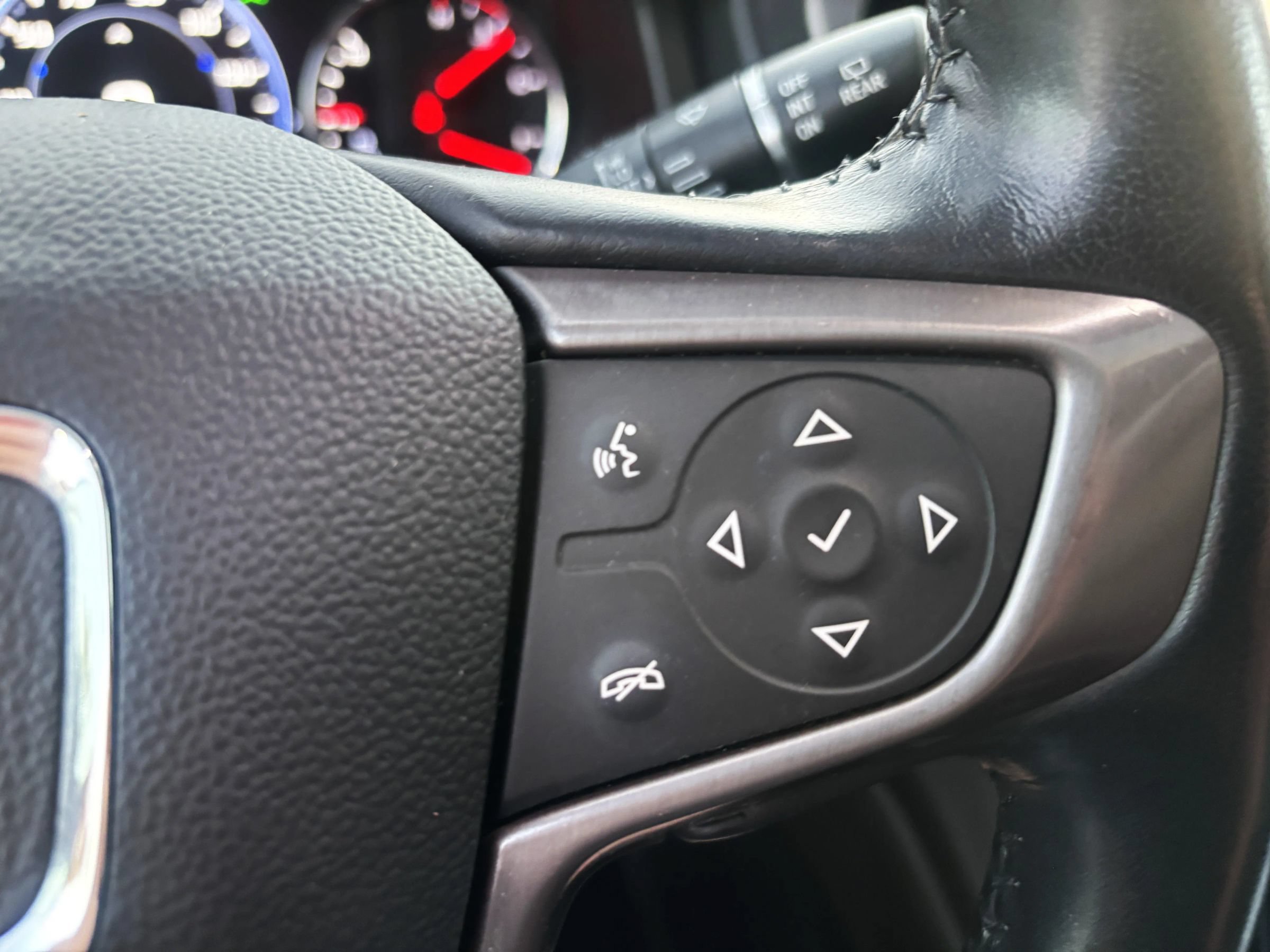 Used 2021 GMC Acadia AT4 w/ Technology Package AWD/4WD image 23