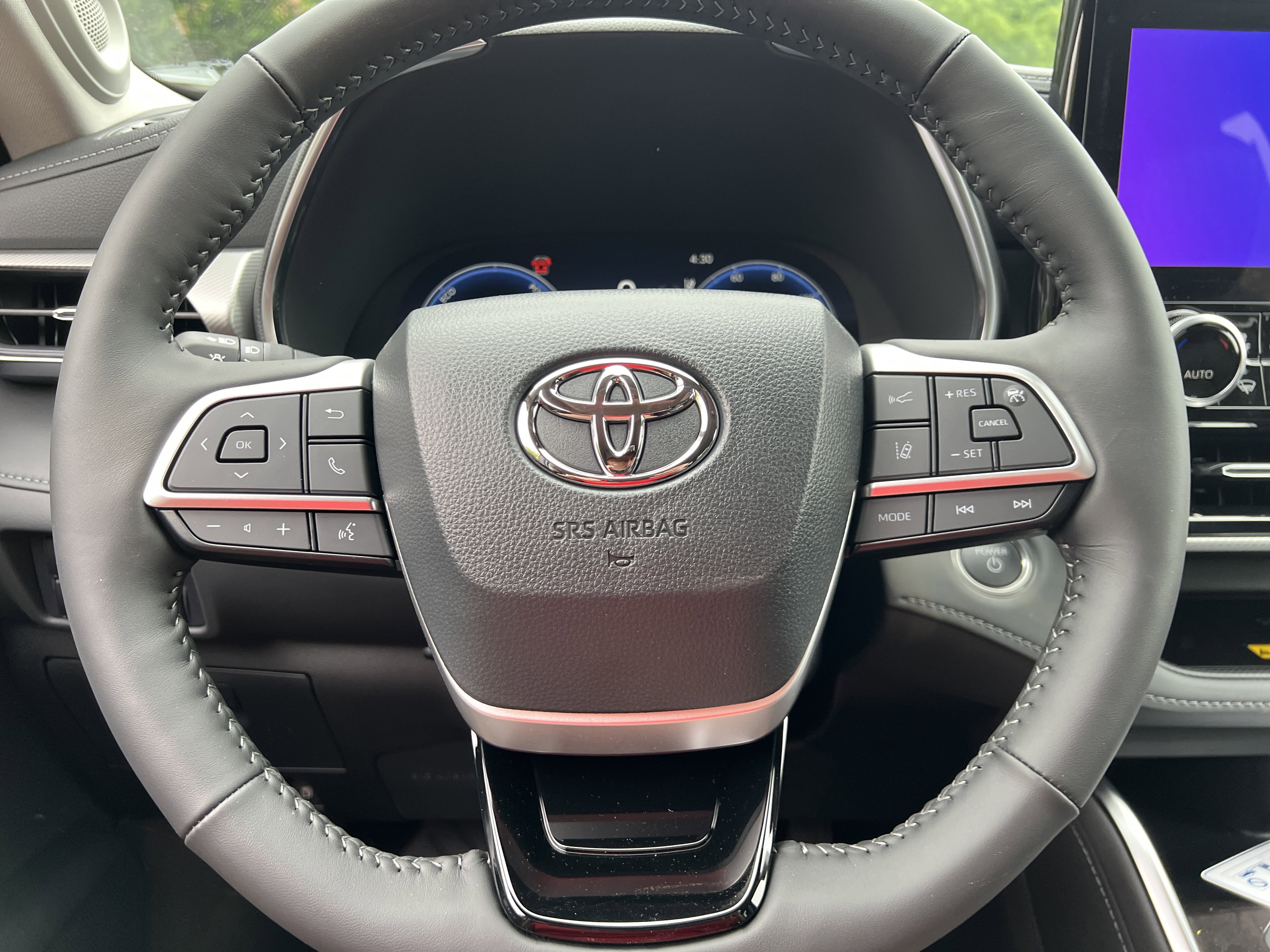 New 2026 Toyota Highlander Platinum AWD/4WD image 13