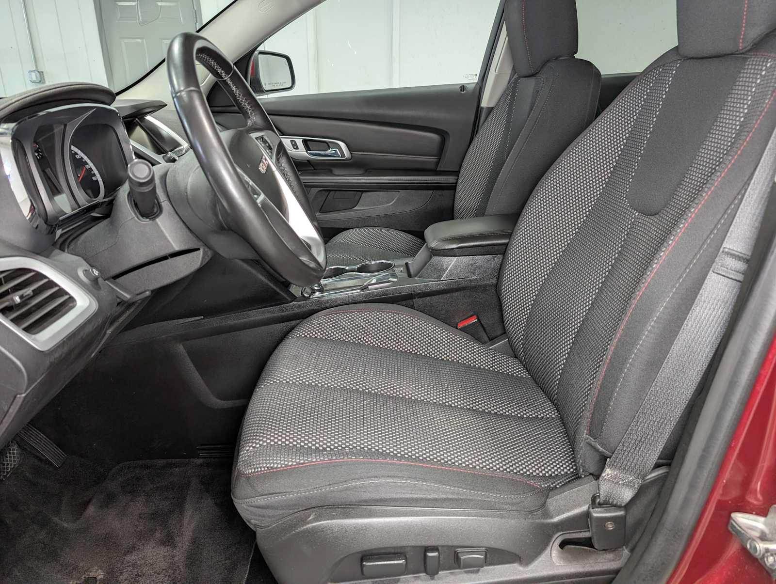 Used 2016 GMC Terrain SLE w/ Driver Alert Package I AWD/4WD image 4