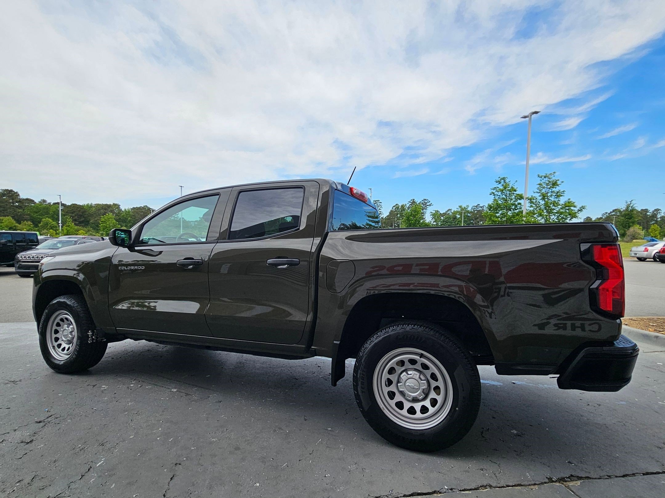 Used 2023 Chevrolet Colorado W/T RWD image 5