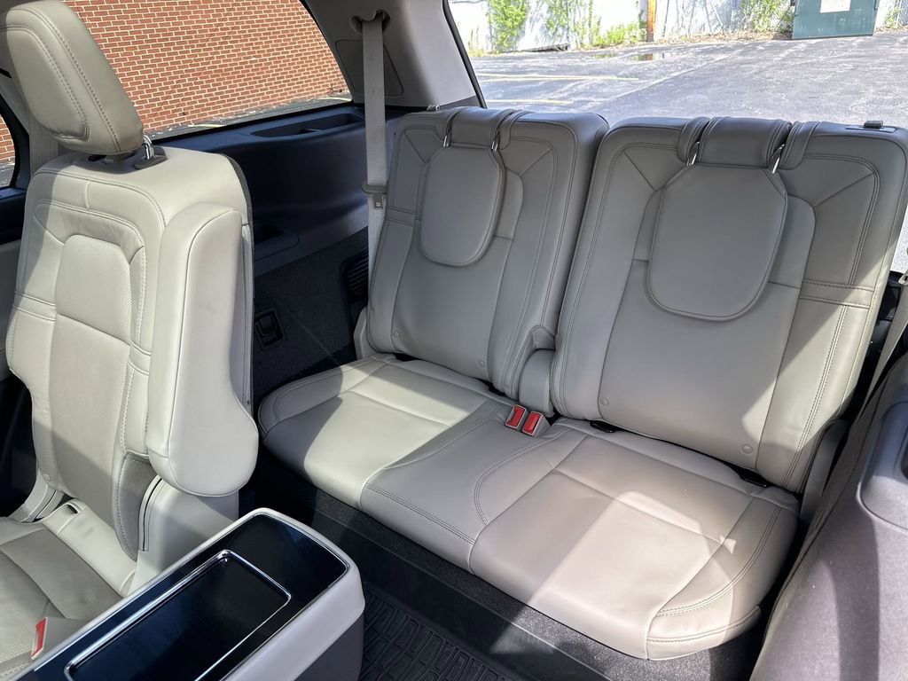 Used 2022 Lincoln Aviator Grand Touring w/ Equipment Group 301A AWD/4WD image 27