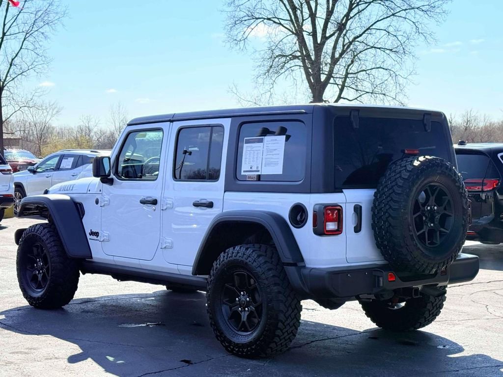 Used 2025 Jeep Wrangler Willys AWD/4WD image 8