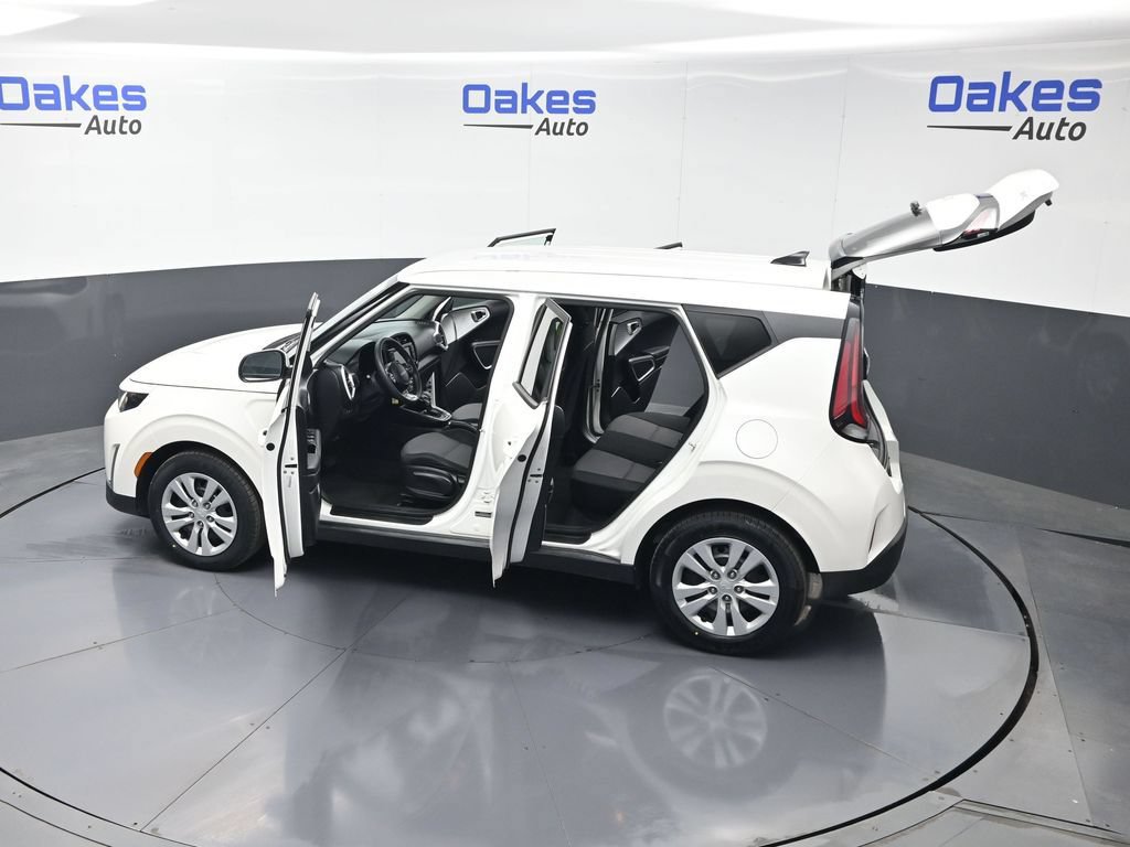 Used 2023 Kia Soul LX FWD image 54