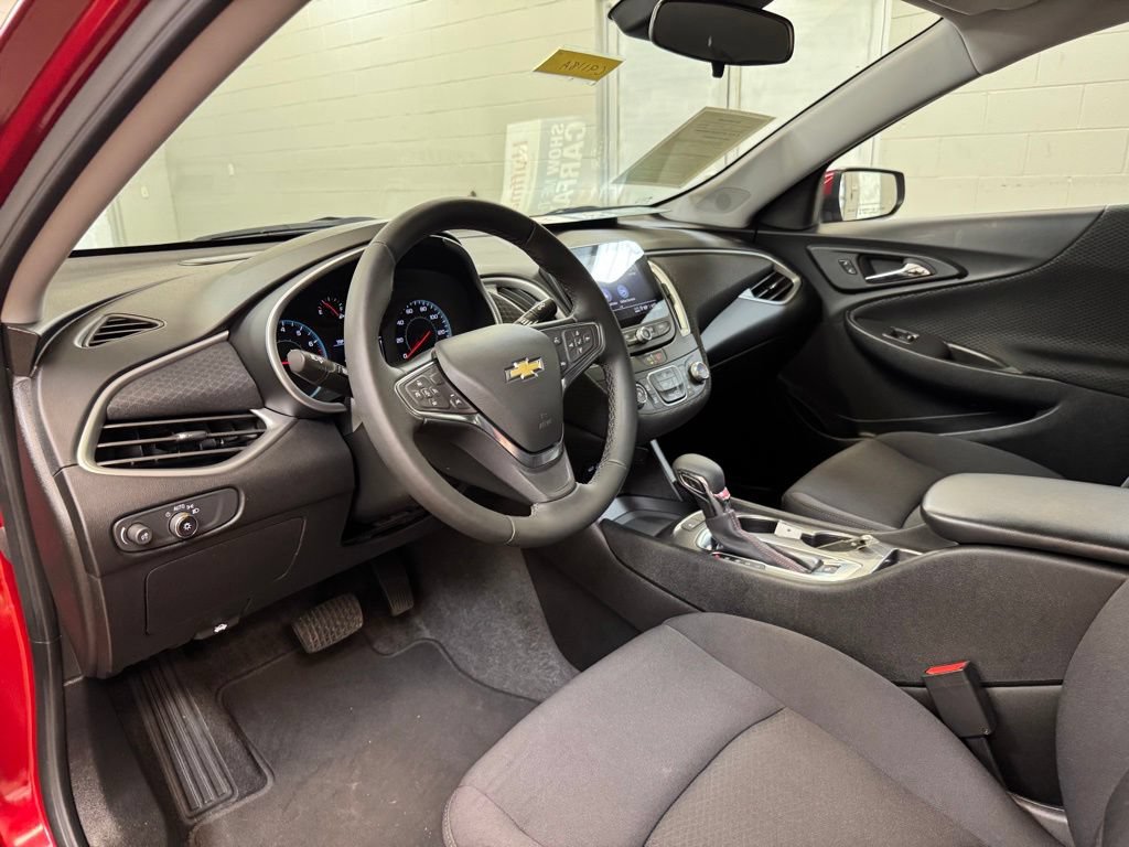 Used 2024 Chevrolet Malibu RS FWD image 13