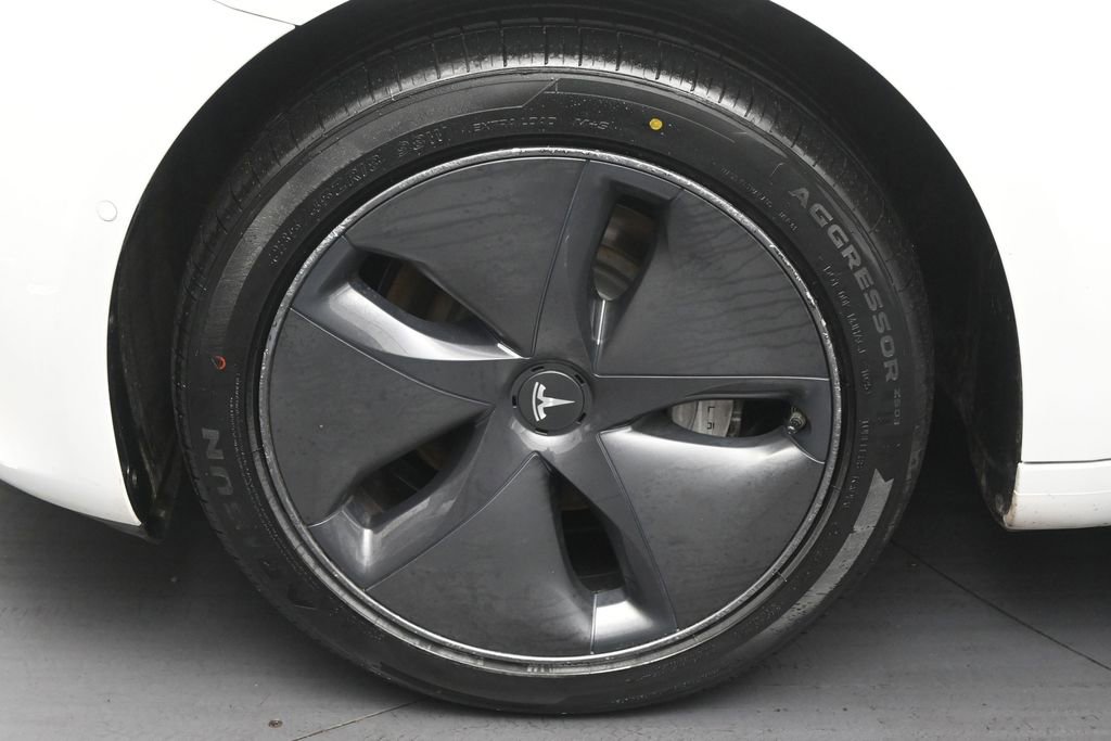 Used 2020 Tesla Model 3 Standard Range Plus RWD image 10