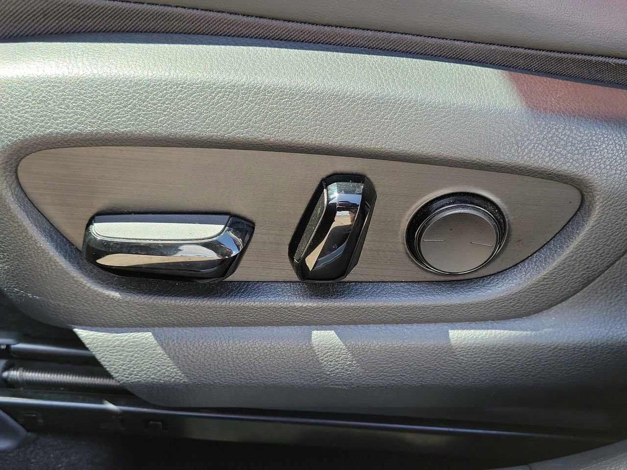 Used 2021 Lexus UX 200 image 23