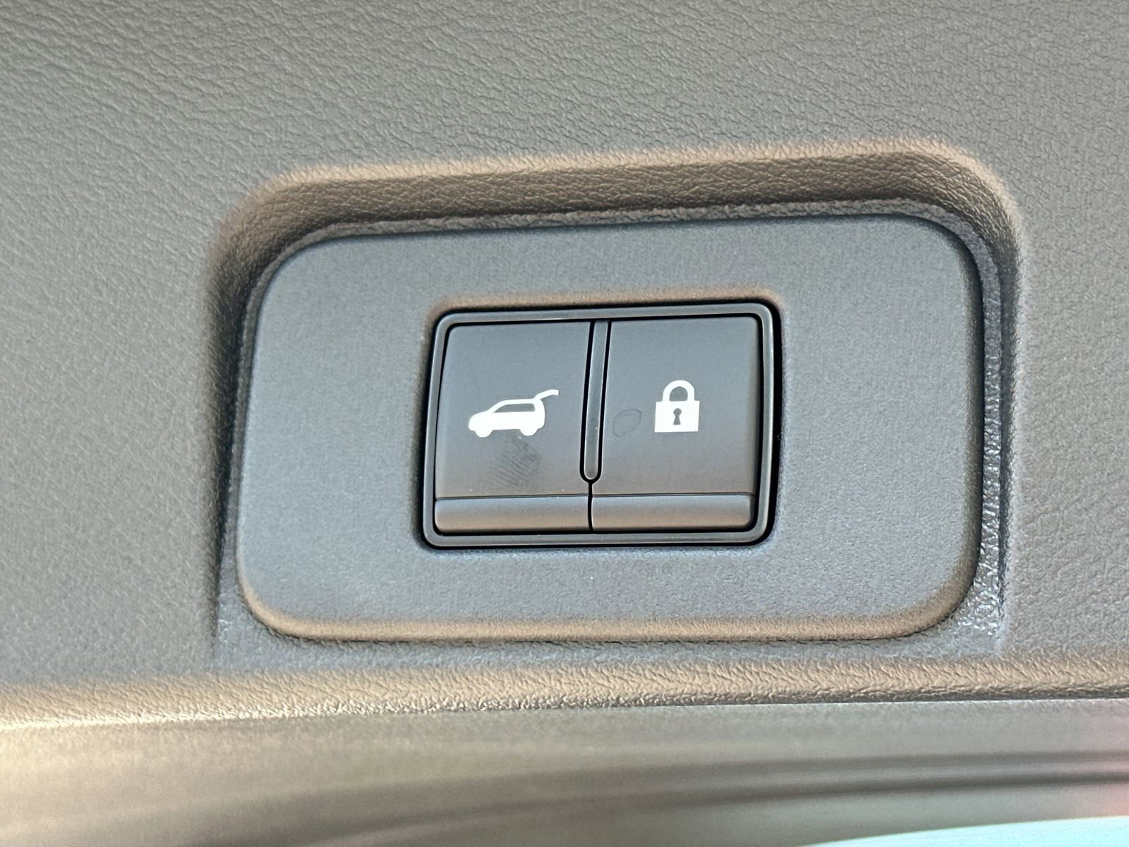 New 2026 Nissan Rogue Platinum image 16