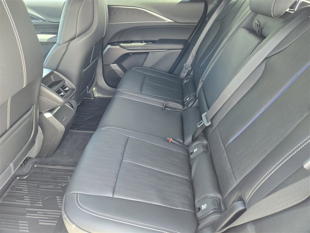 New 2025 Cadillac Lyriq Luxury image 31