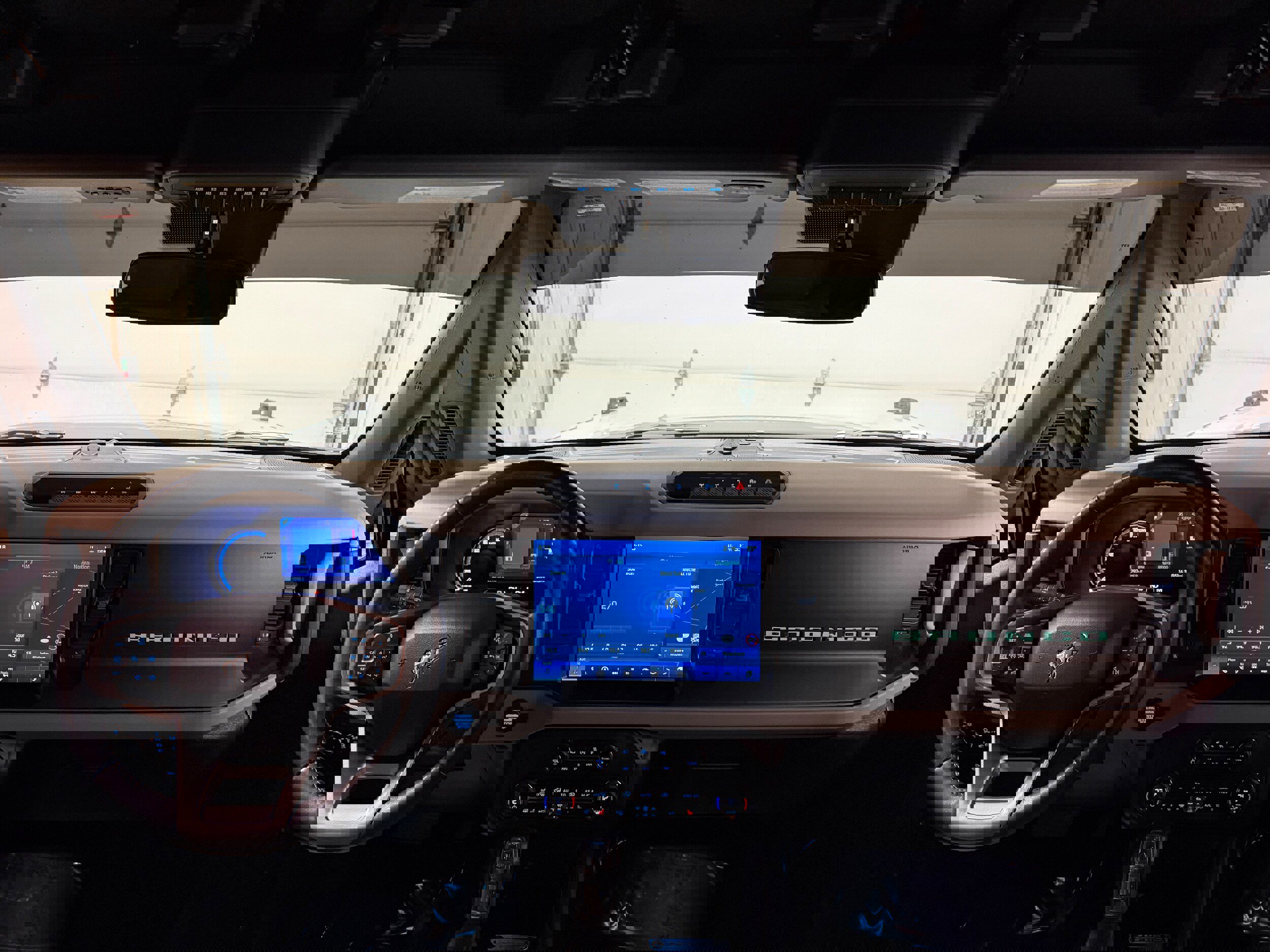 Used 2021 Ford Bronco Wildtrak image 3