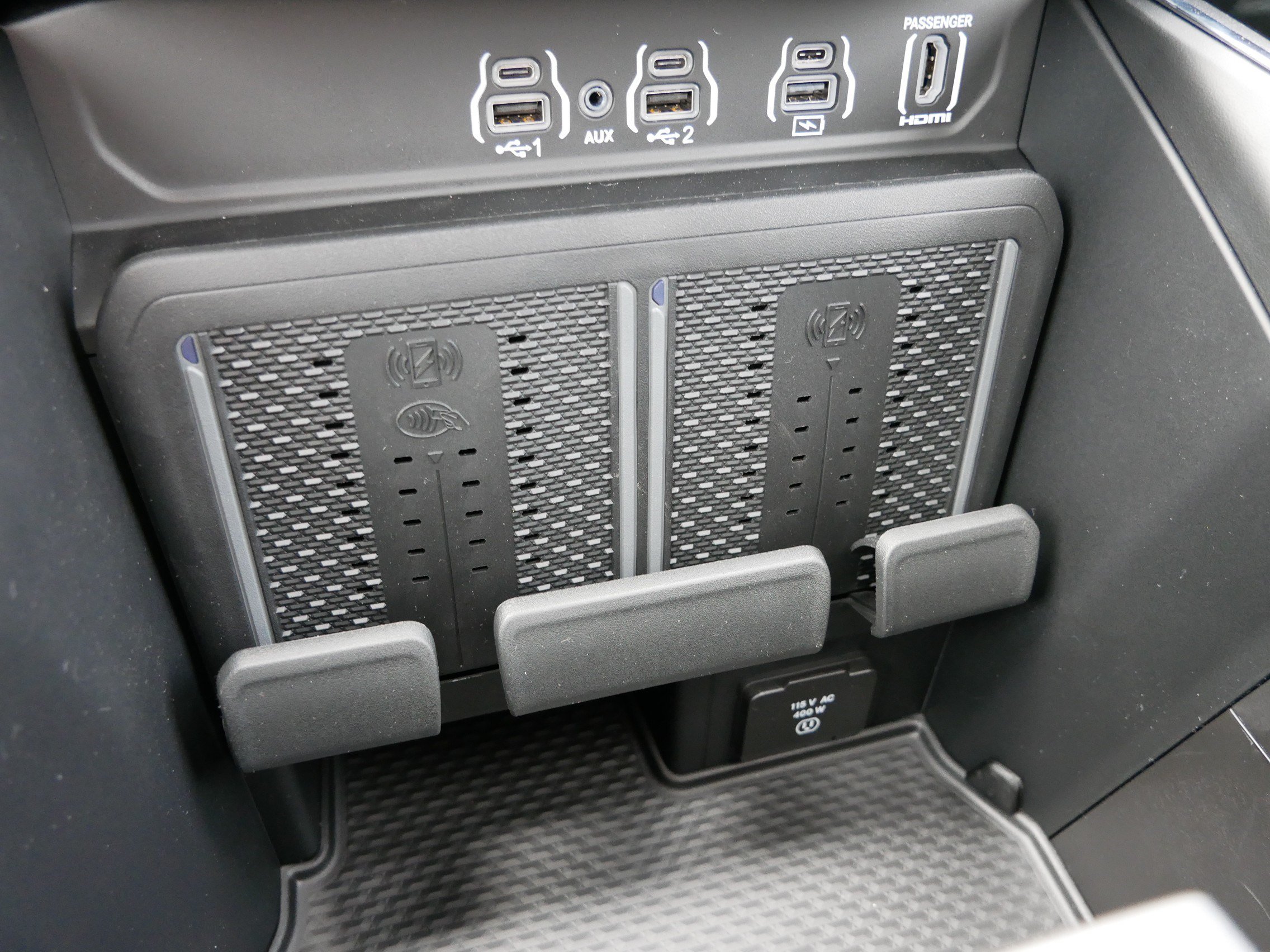 New 2026 RAM 1500 Laramie w/ Night Edition AWD/4WD image 17