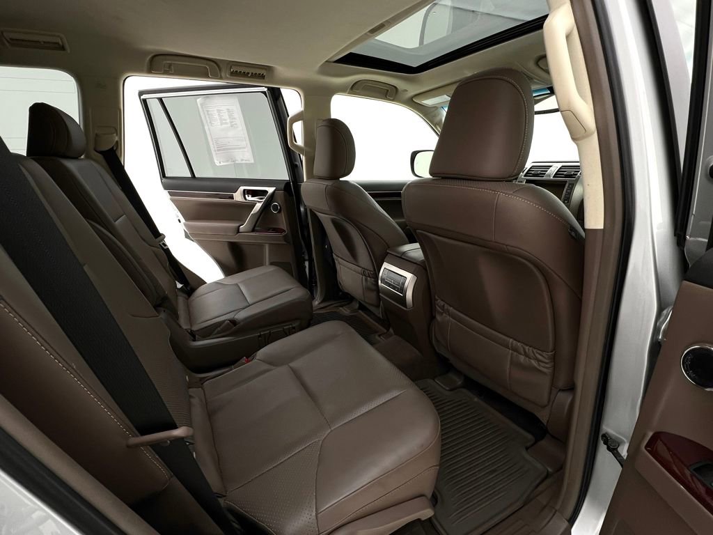 Used 2019 Lexus GX 460 Luxury w/ Sport Design Package image 14