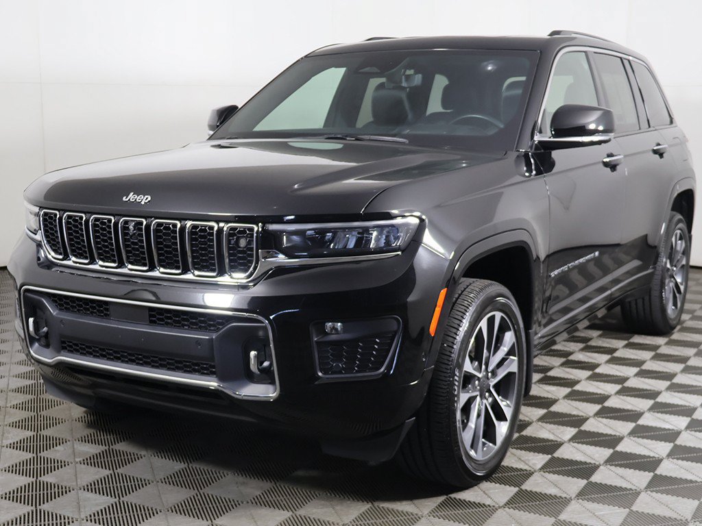 Used 2023 Jeep Grand Cherokee Overland w/ Adv Protech Group III AWD/4WD image 13