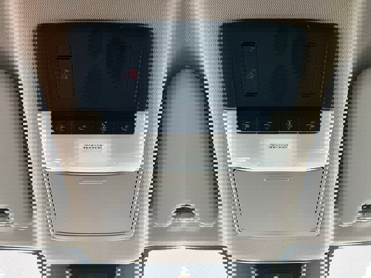 Used 2025 Nissan Rogue SV image 17