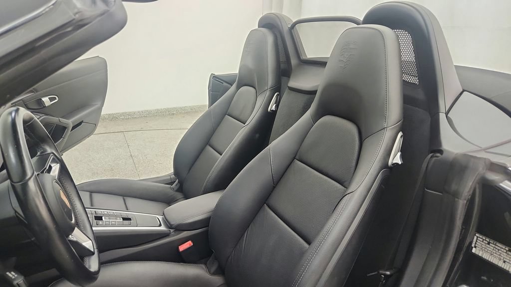 Used 2018 Porsche 718 Boxster S RWD image 32