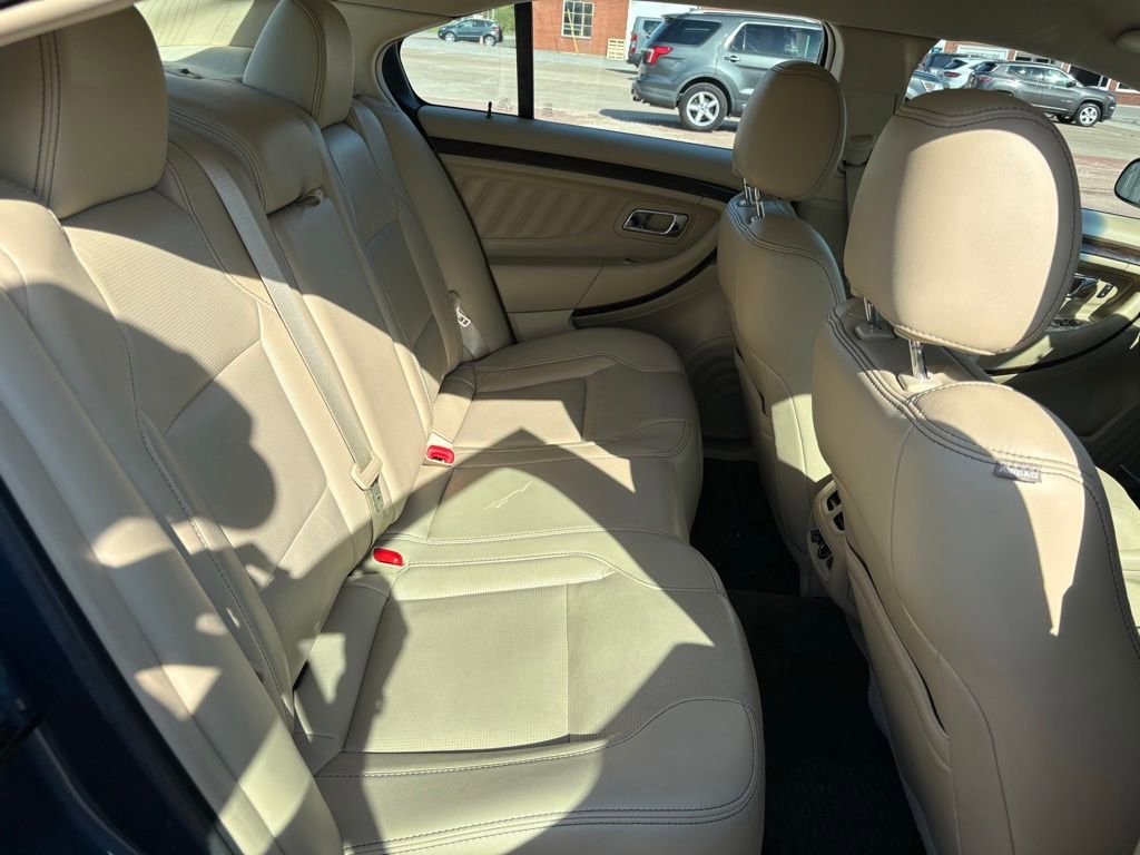 Used 2018 Ford Taurus Limited AWD/4WD image 15
