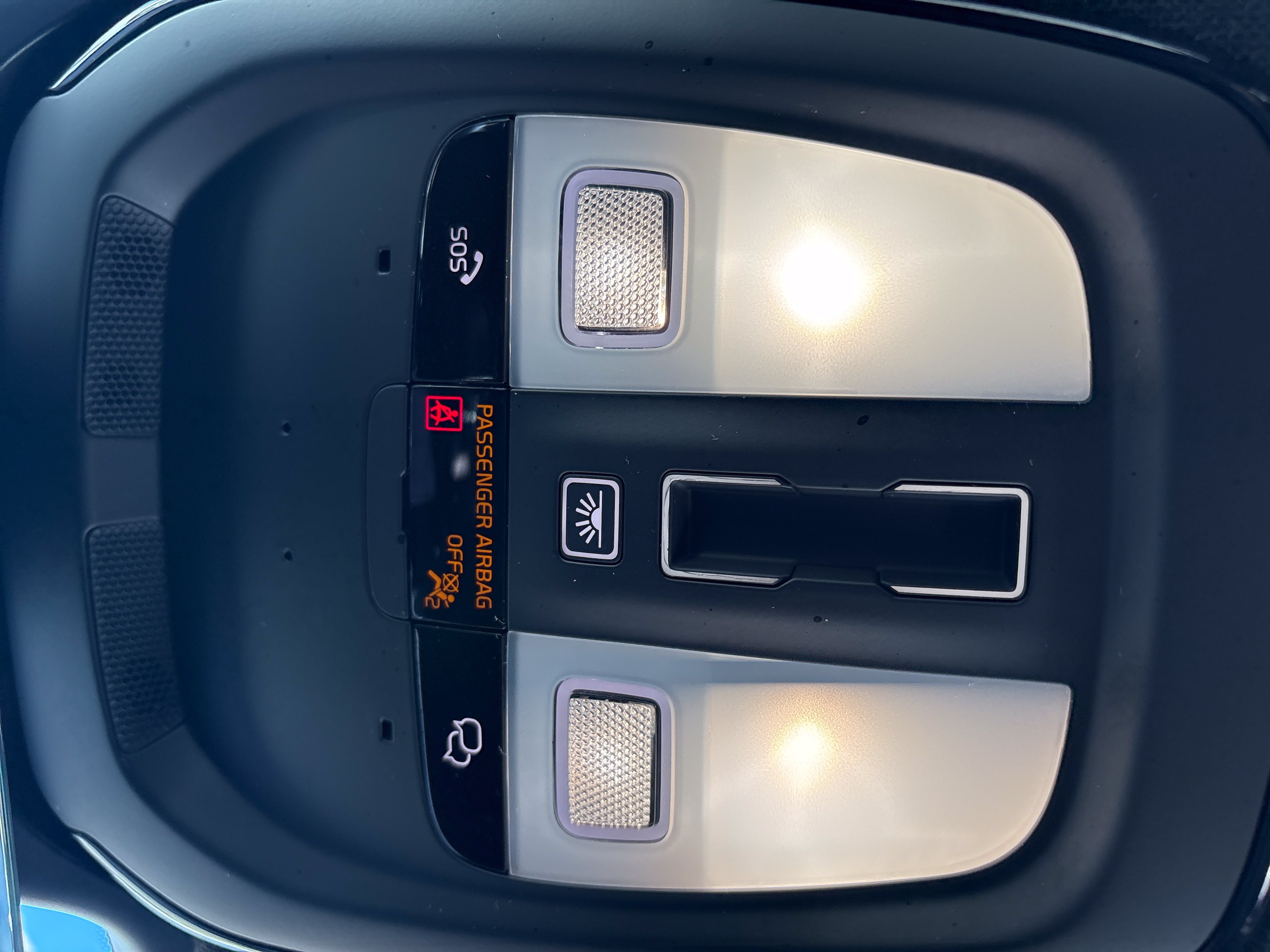 Certified 2025 Volvo XC40 B5 Core AWD/4WD image 9