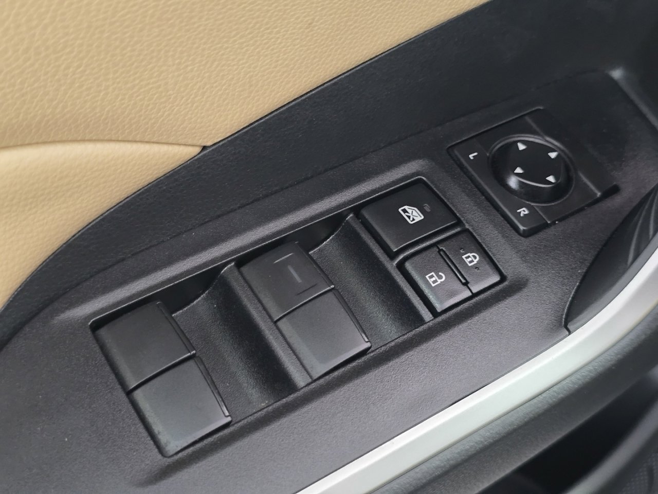 Certified 2023 Toyota RAV4 LE AWD/4WD image 24