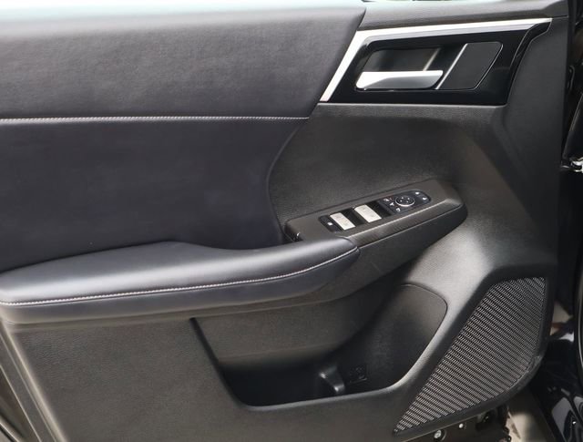 Used 2024 Mitsubishi Outlander SE Black Edition FWD image 14