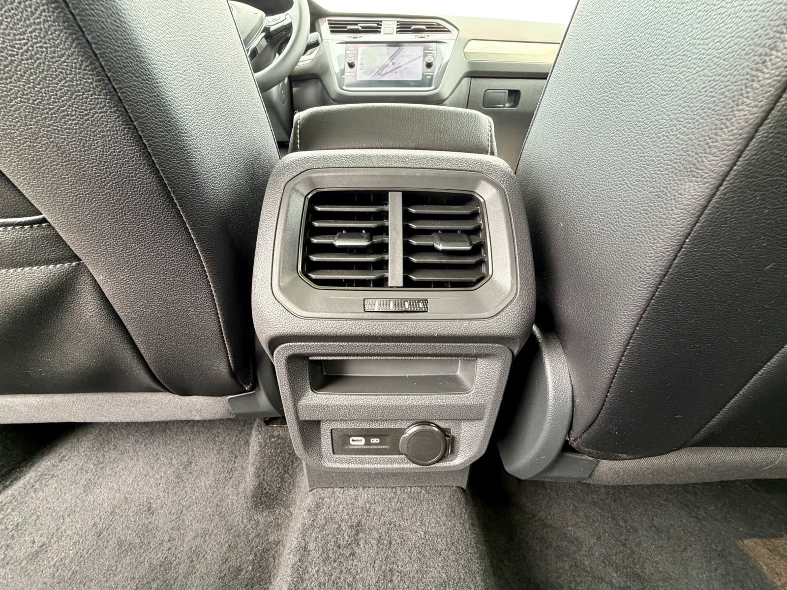 Used 2021 Volkswagen Tiguan SE w/ Panoramic Sunroof Package AWD/4WD image 29