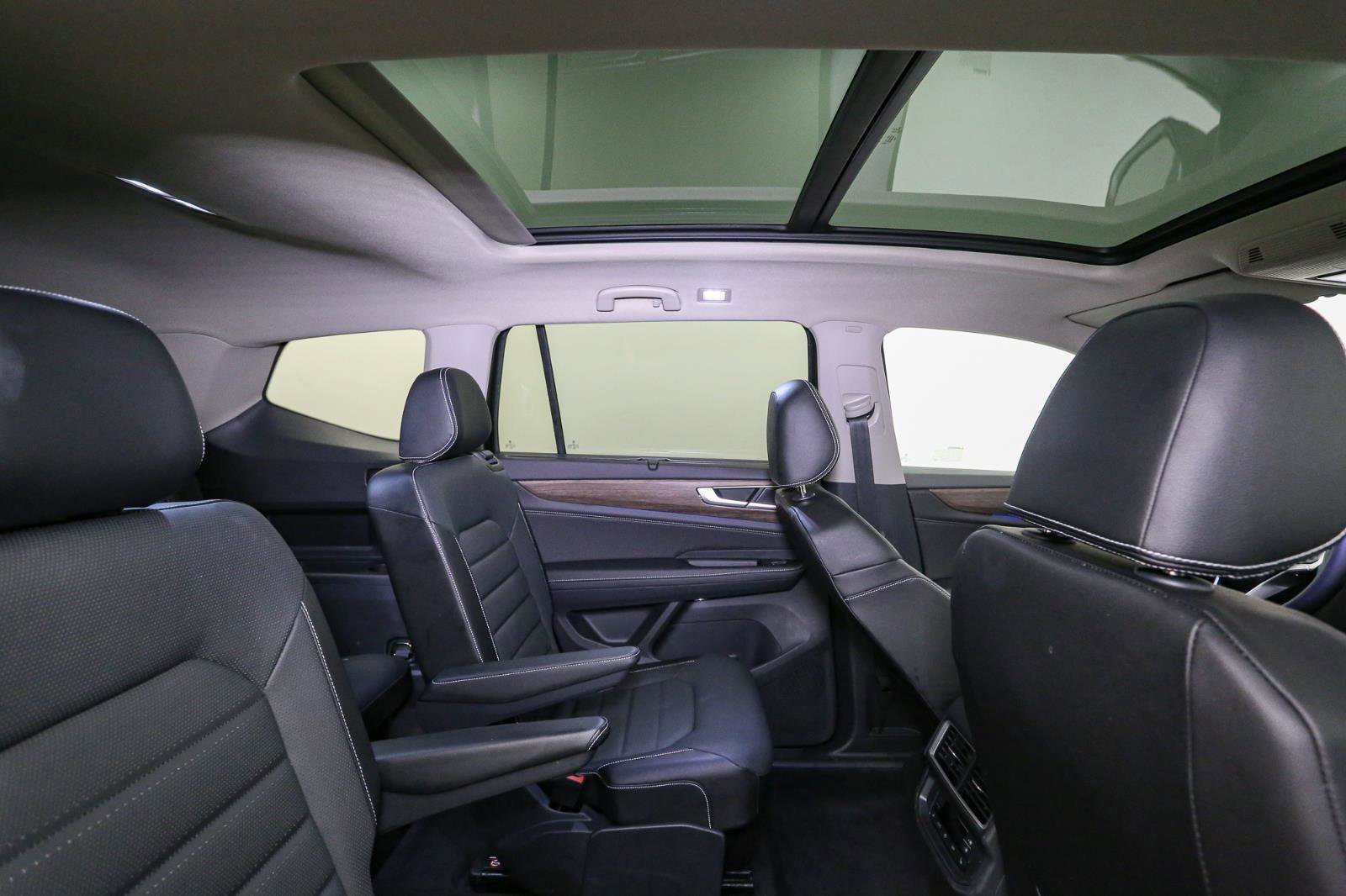 Certified 2025 Volkswagen Atlas SEL image 25