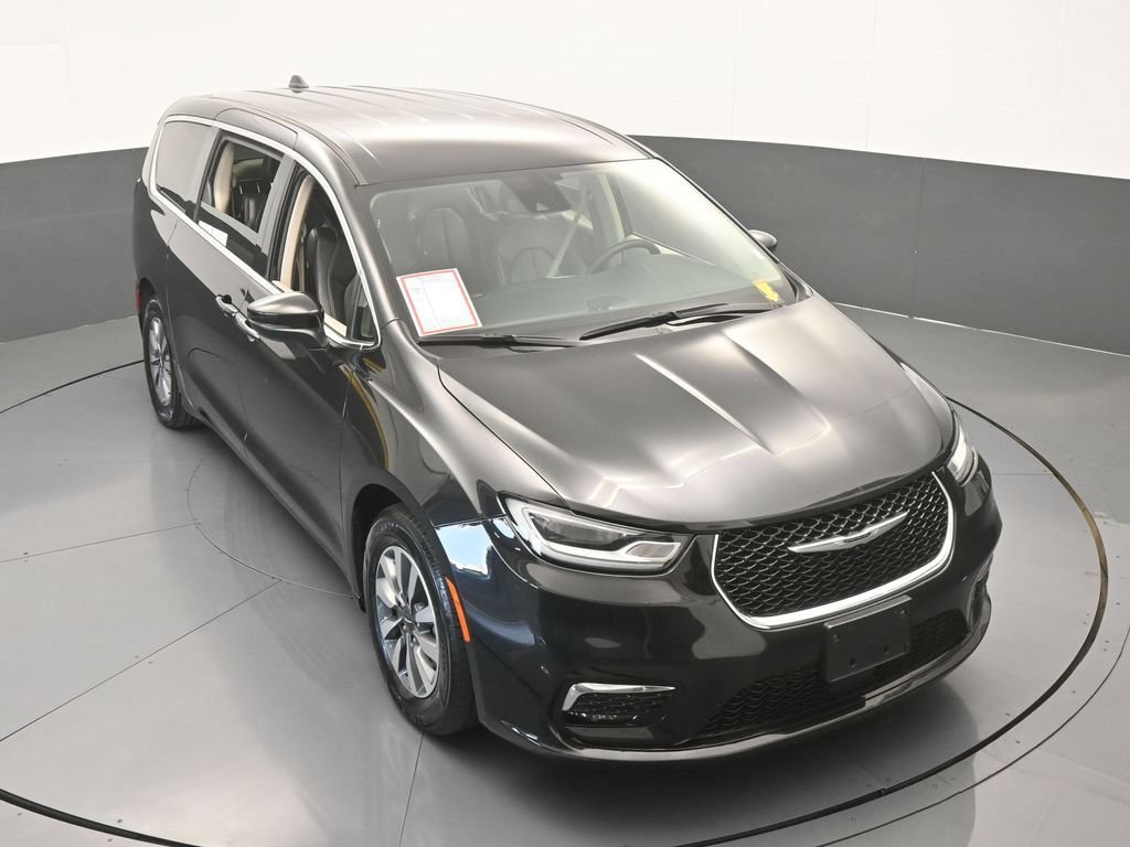 Used 2023 Chrysler Pacifica Touring-L FWD image 54