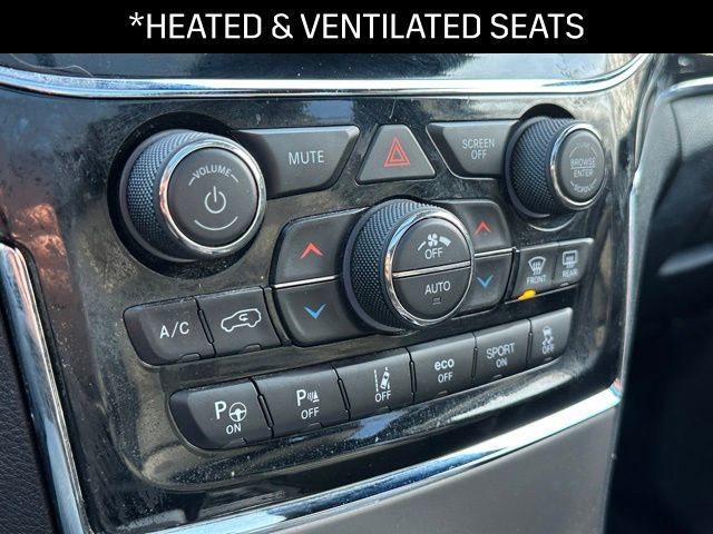 Used 2019 Jeep Grand Cherokee Overland image 14