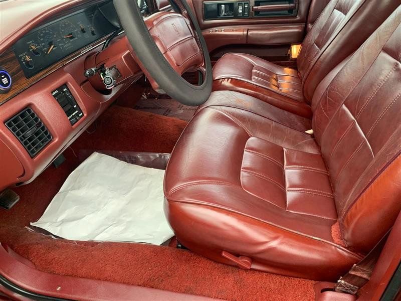 Used 1992 Oldsmobile Custom Cruiser image 36