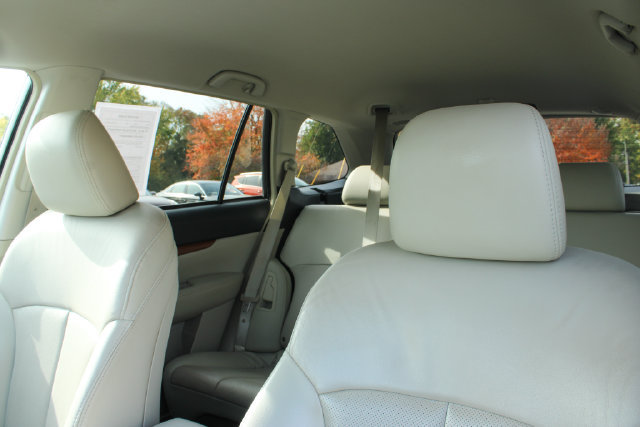 Used 2014 Subaru Outback 2.5i Limited AWD/4WD image 14