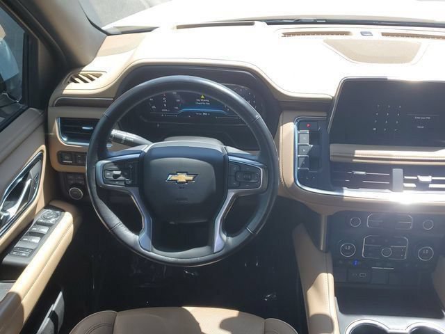 Used 2022 Chevrolet Suburban Premier w/ Premium Package AWD/4WD image 19