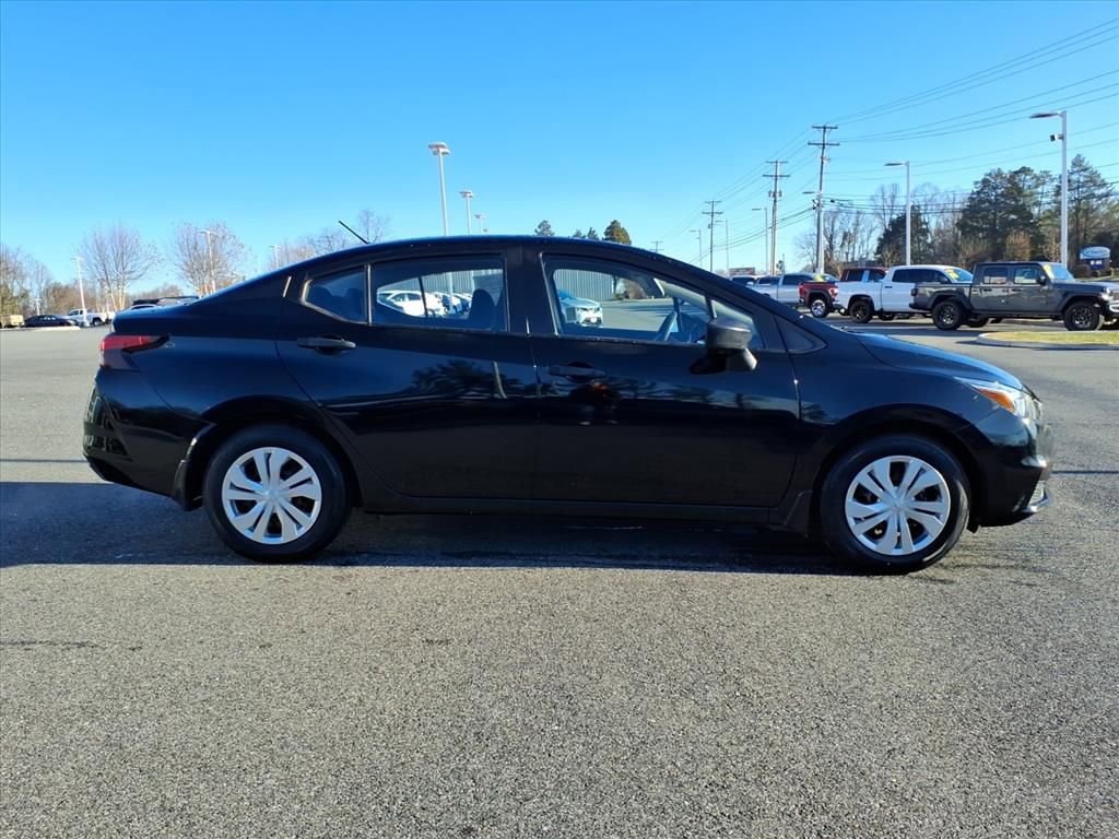 Used 2020 Nissan Versa S image 3
