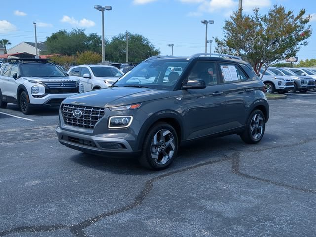 Used 2025 Hyundai Venue Limited FWD video 2