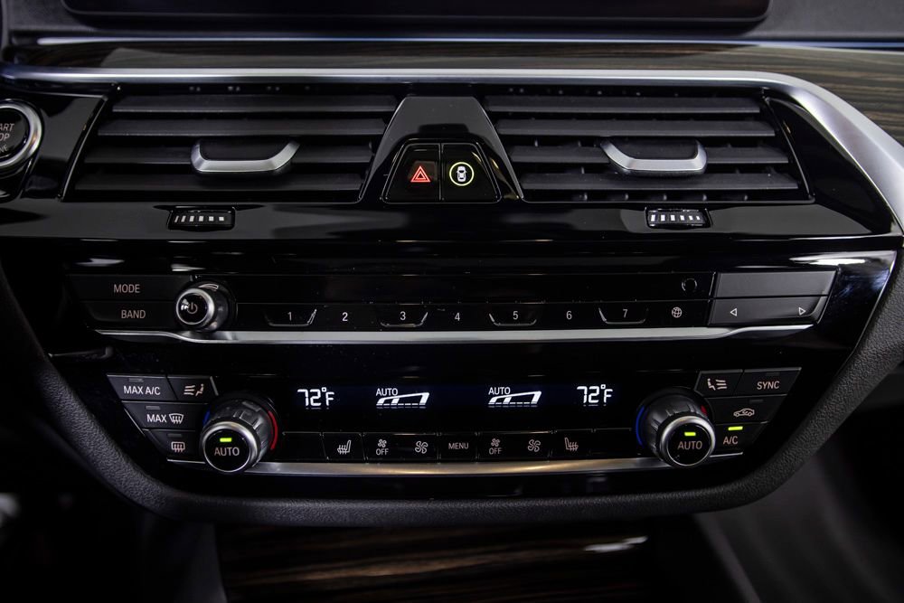 Used 2023 BMW 530e w/ Executive Package image 38