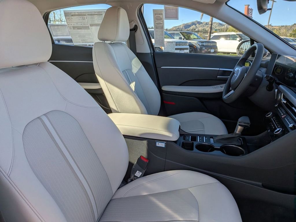 New 2025 Hyundai Sonata SE image 30