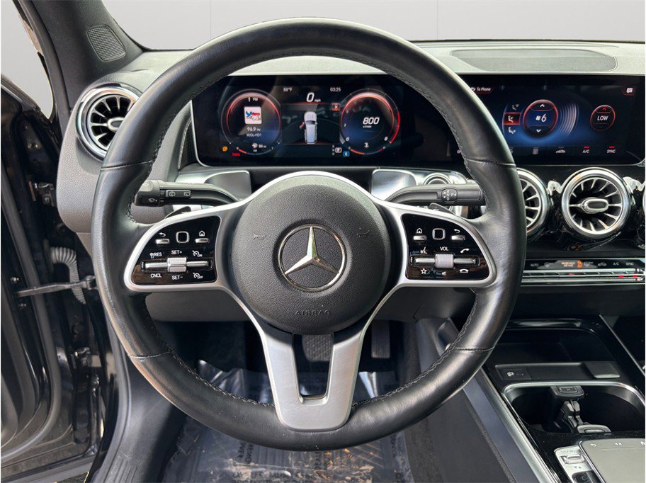 Used 2020 Mercedes-Benz GLB 250 4MATIC w/ Premium Package image 23