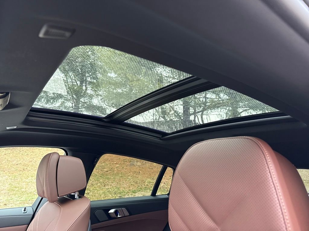 New 2026 BMW X6 xDrive40i w/ Climate Comfort Package image 22