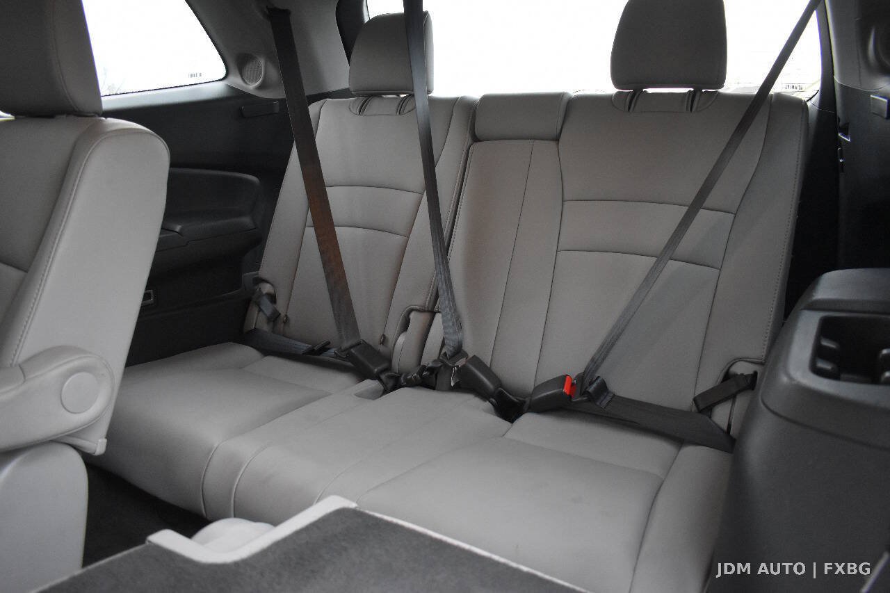 Used 2019 Honda Pilot Touring image 16