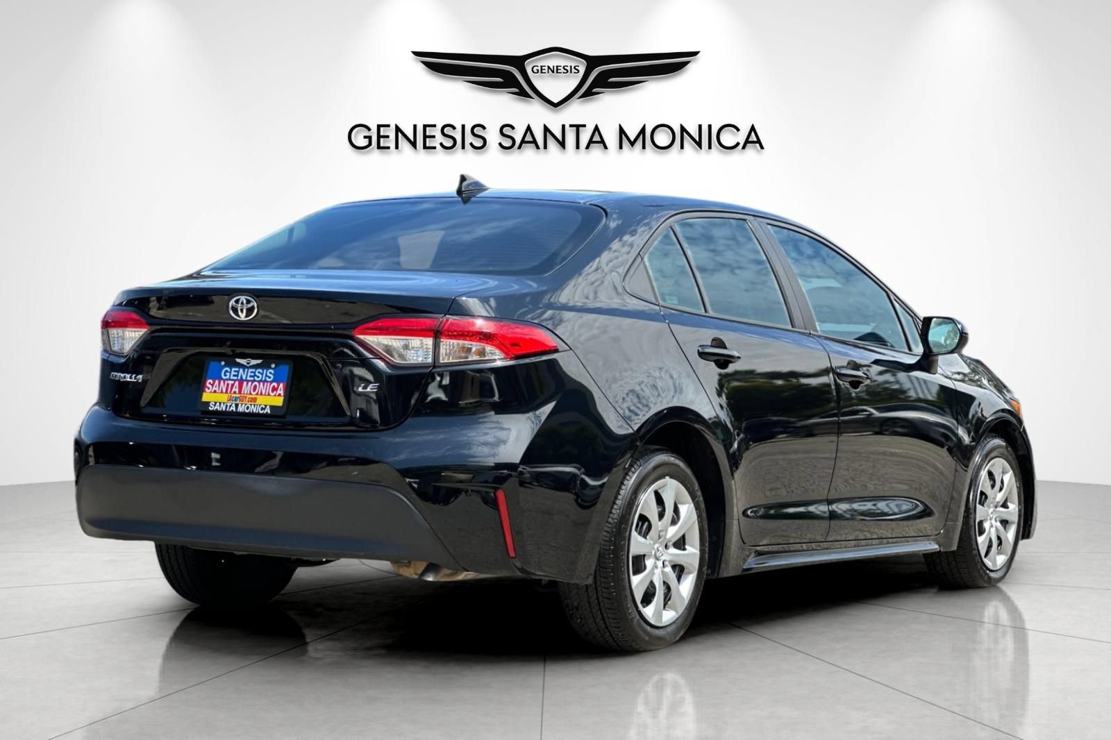 Used 2025 Toyota Corolla LE FWD image 4