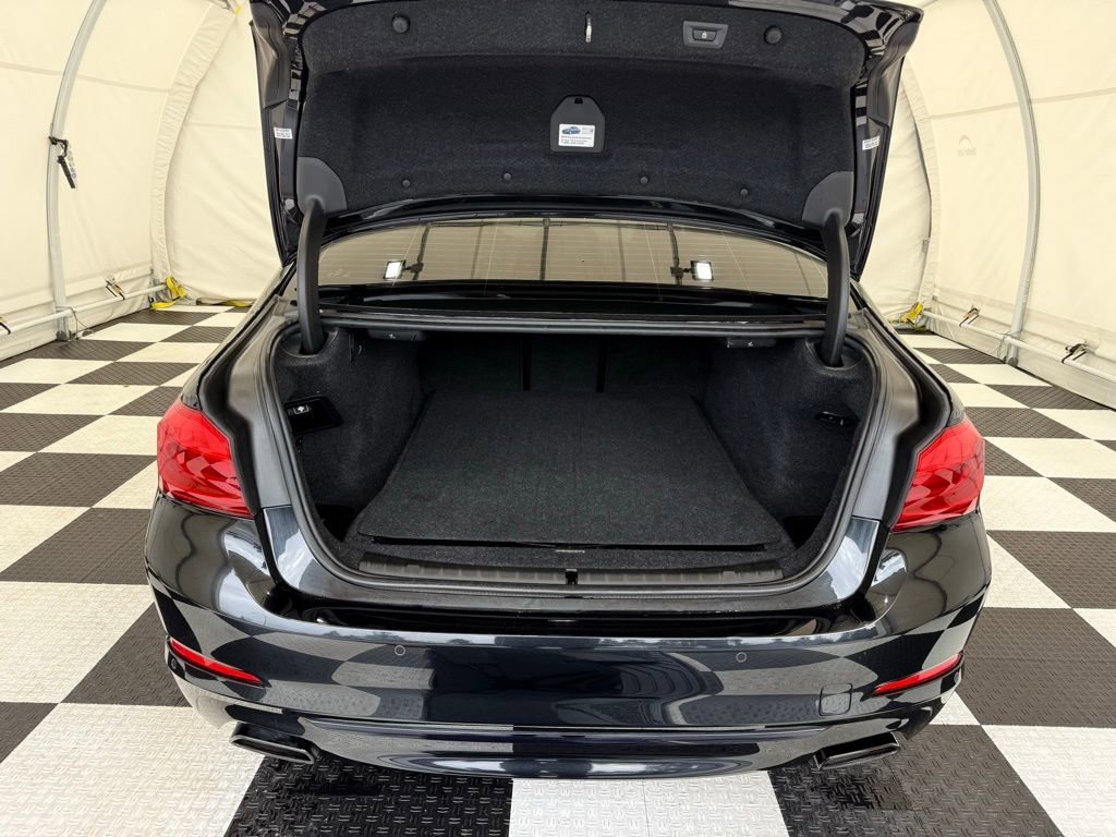 Used 2017 BMW 540i xDrive image 5