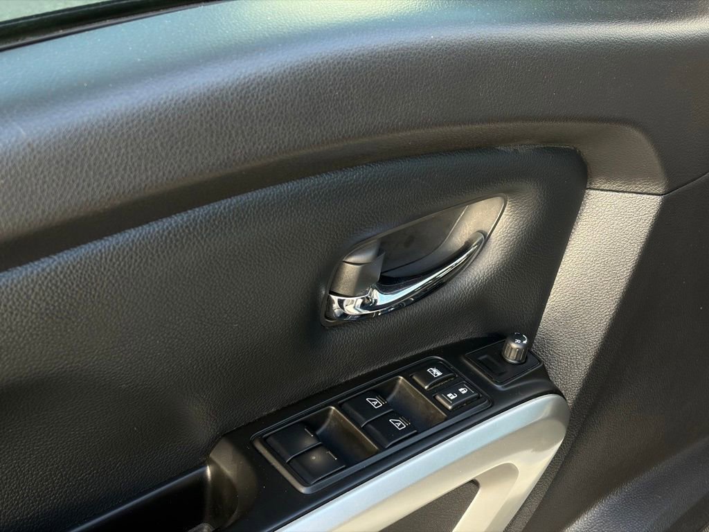 Certified 2024 Nissan Titan SV w/ SV Convenience Package image 12