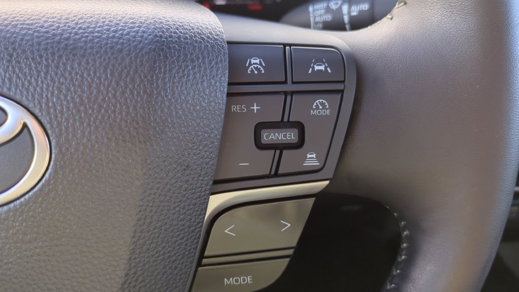 Used 2025 Toyota Camry XLE w/ Premium Plus Package FWD image 21