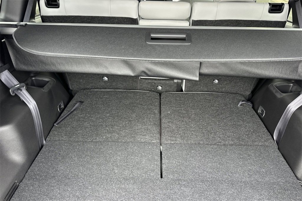 New 2025 Mitsubishi Outlander SE image 15